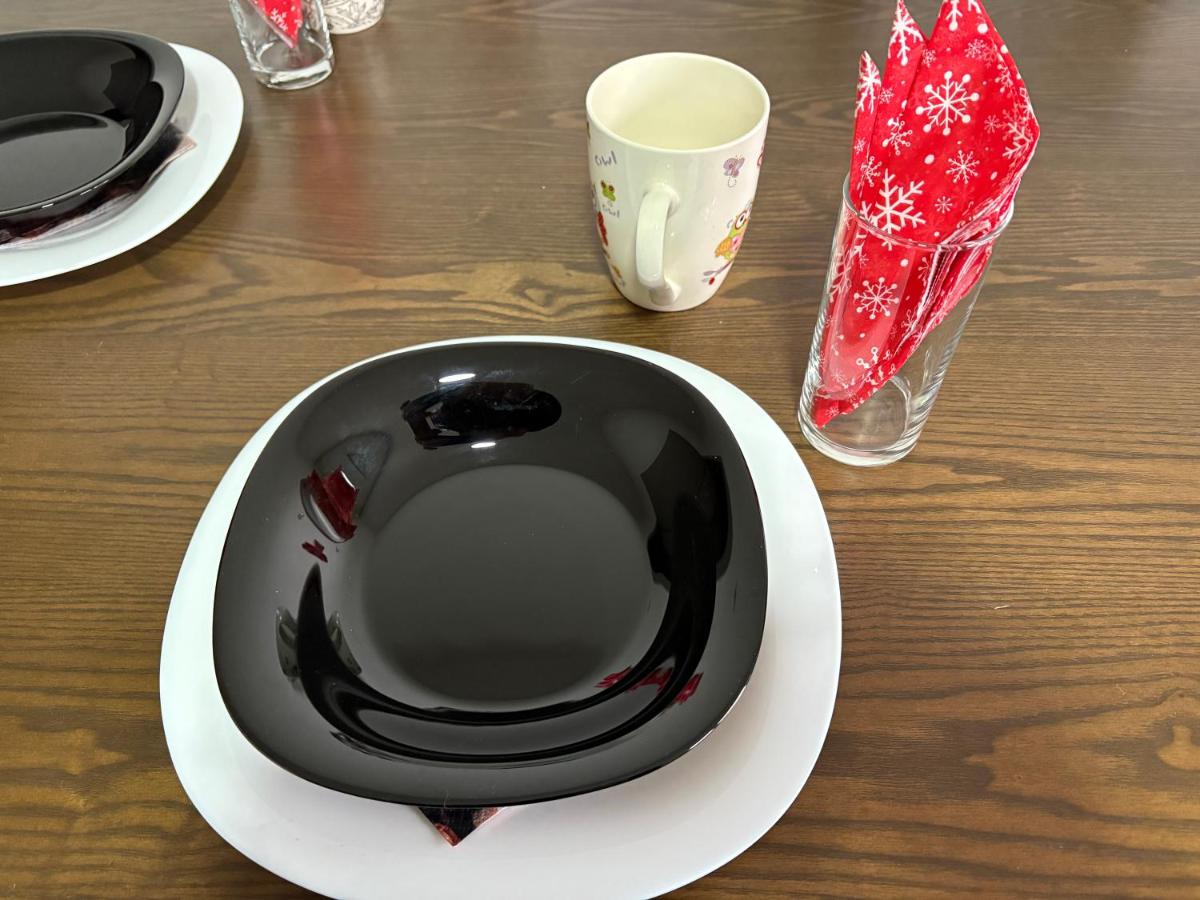 Dubai Marina Guest House - Ferienwohnung Skopje