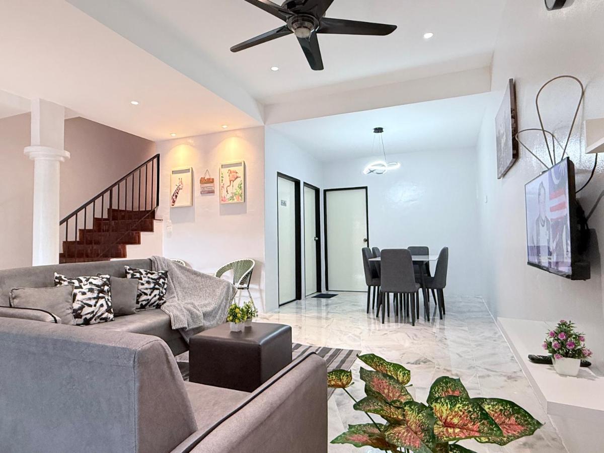 Near TC Beach Alor Akar 4R3B fully AC Town area - Chambres d'hôtes Kuantan