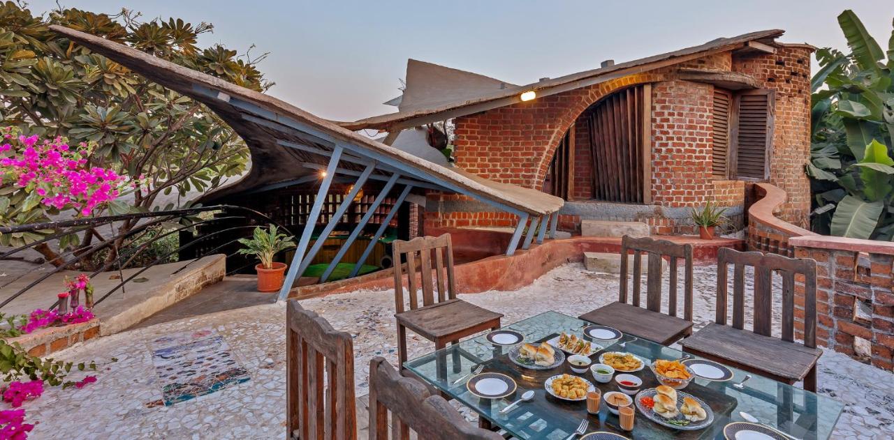 Saffronstays Terracotta Trails - Ferienwohnung Vāda