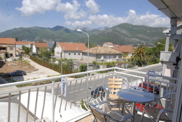 B&B Tivat - Apartments Dosljak - Bed and Breakfast Tivat