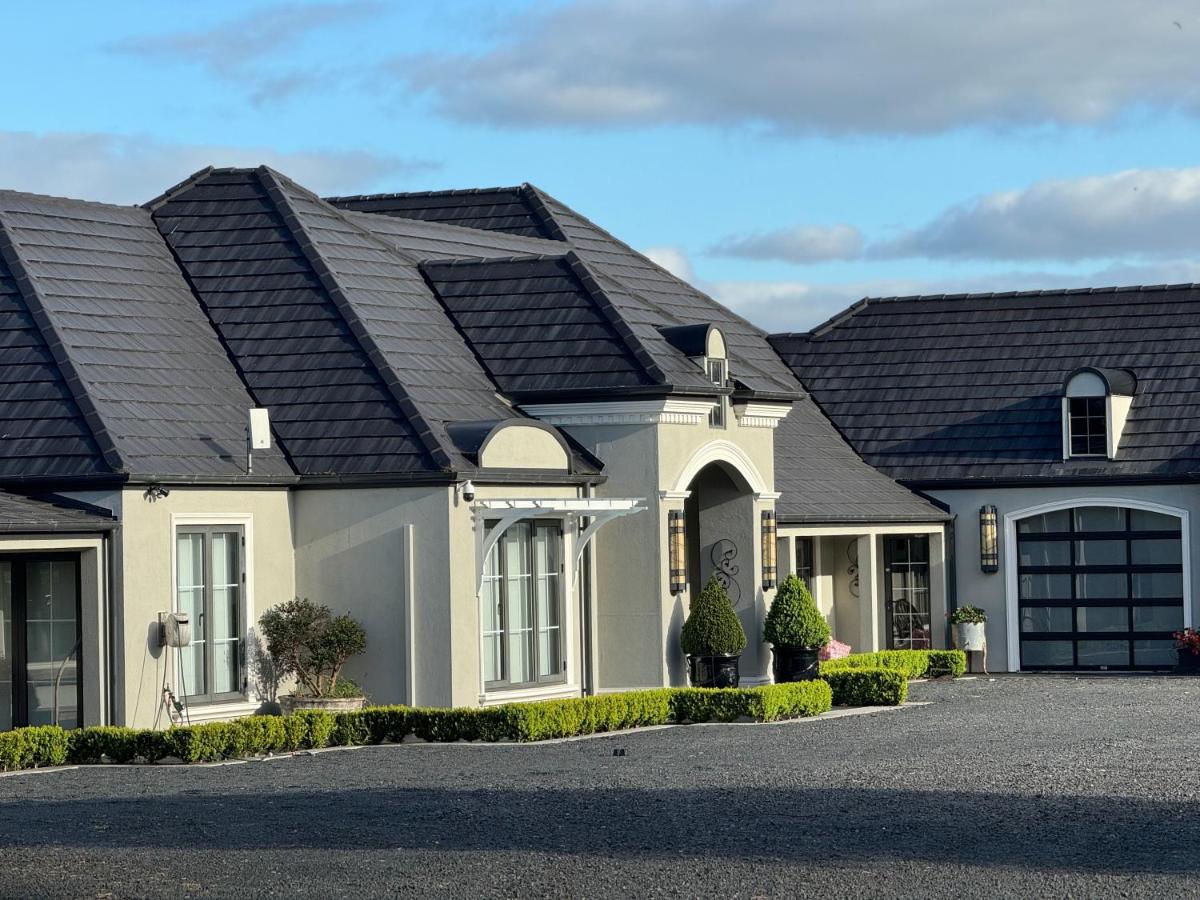 Wake Up to Stunning Views - Luxury Summer Escape by Scotch Hill Truffle Farm - B&B