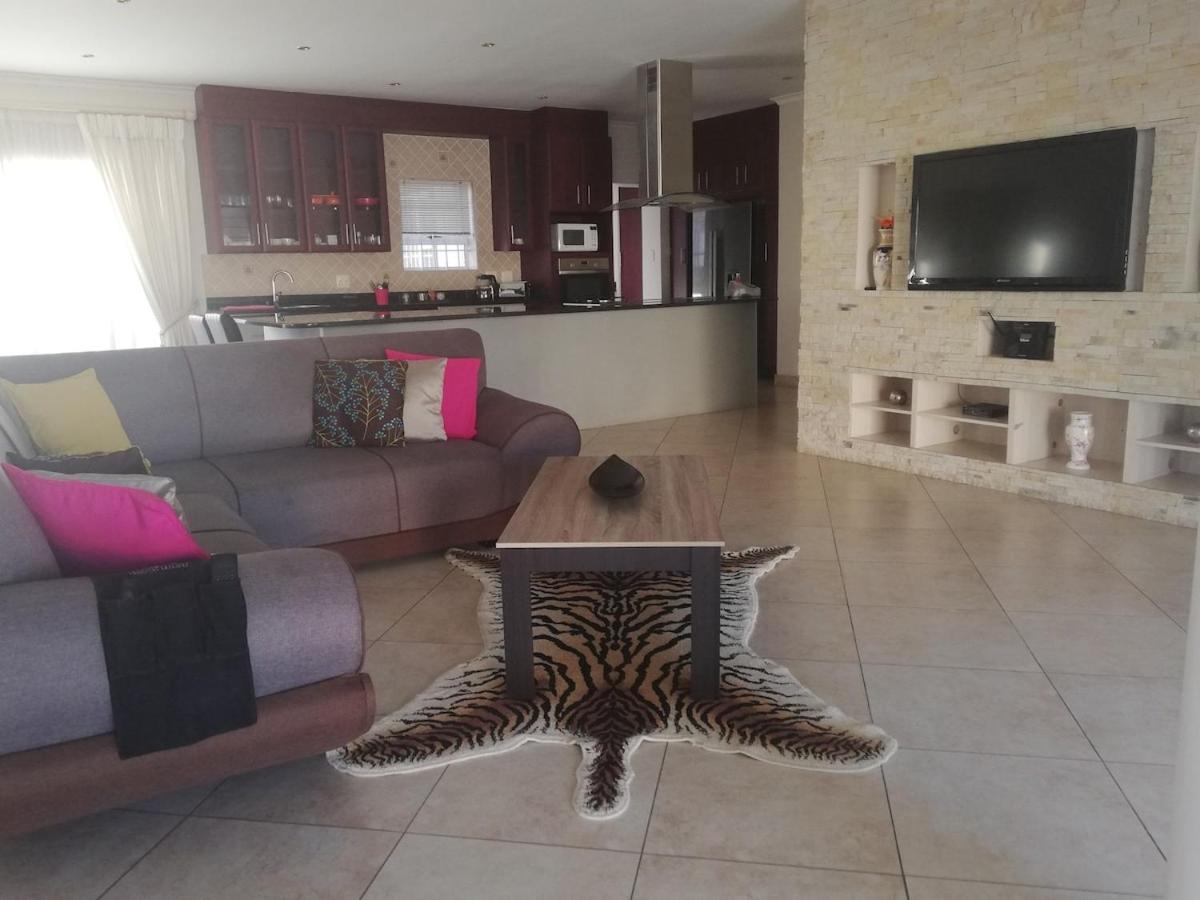 Sunset Retreat - A home-away-from-home - Bed and Breakfast Port Elizabeth