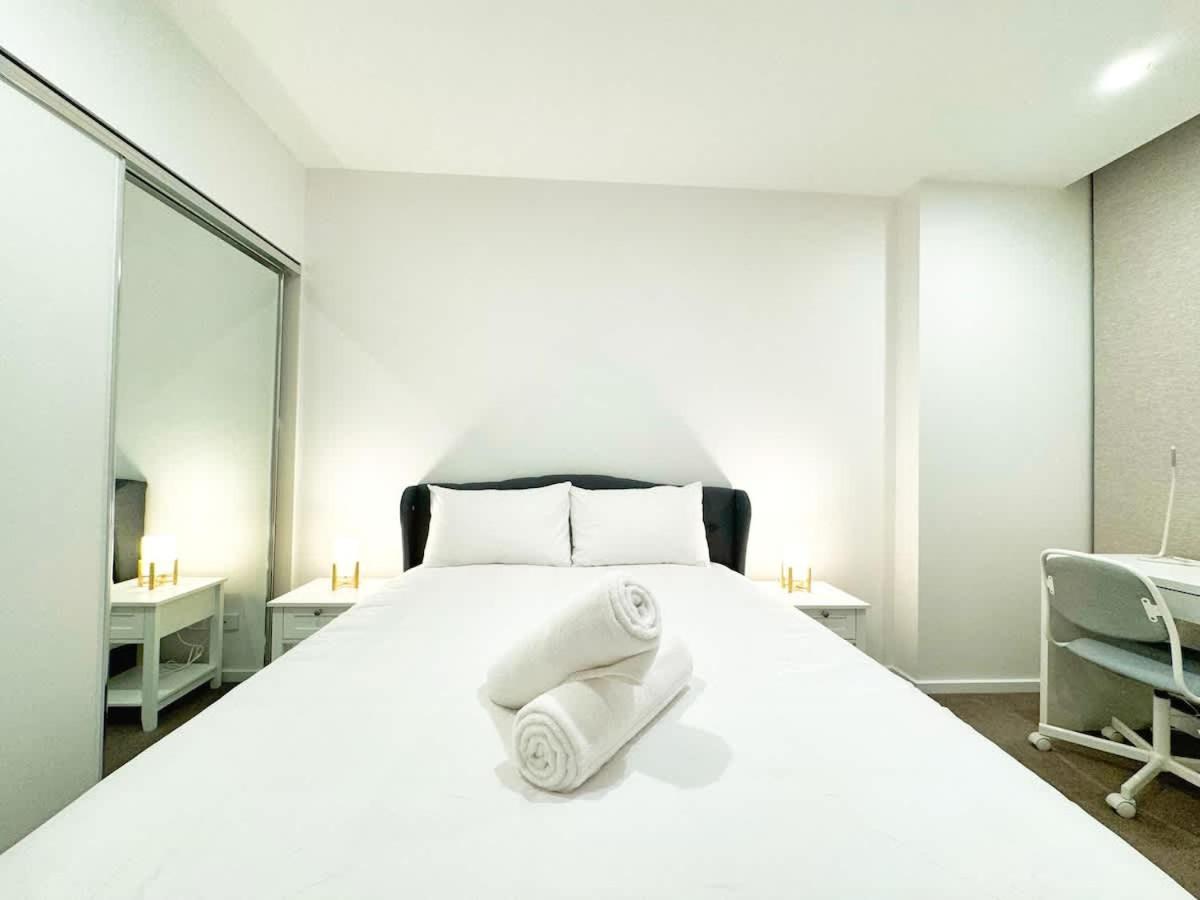 Urban Sanctuary in West Franklin with Pool & Gym - B&B Adelaide