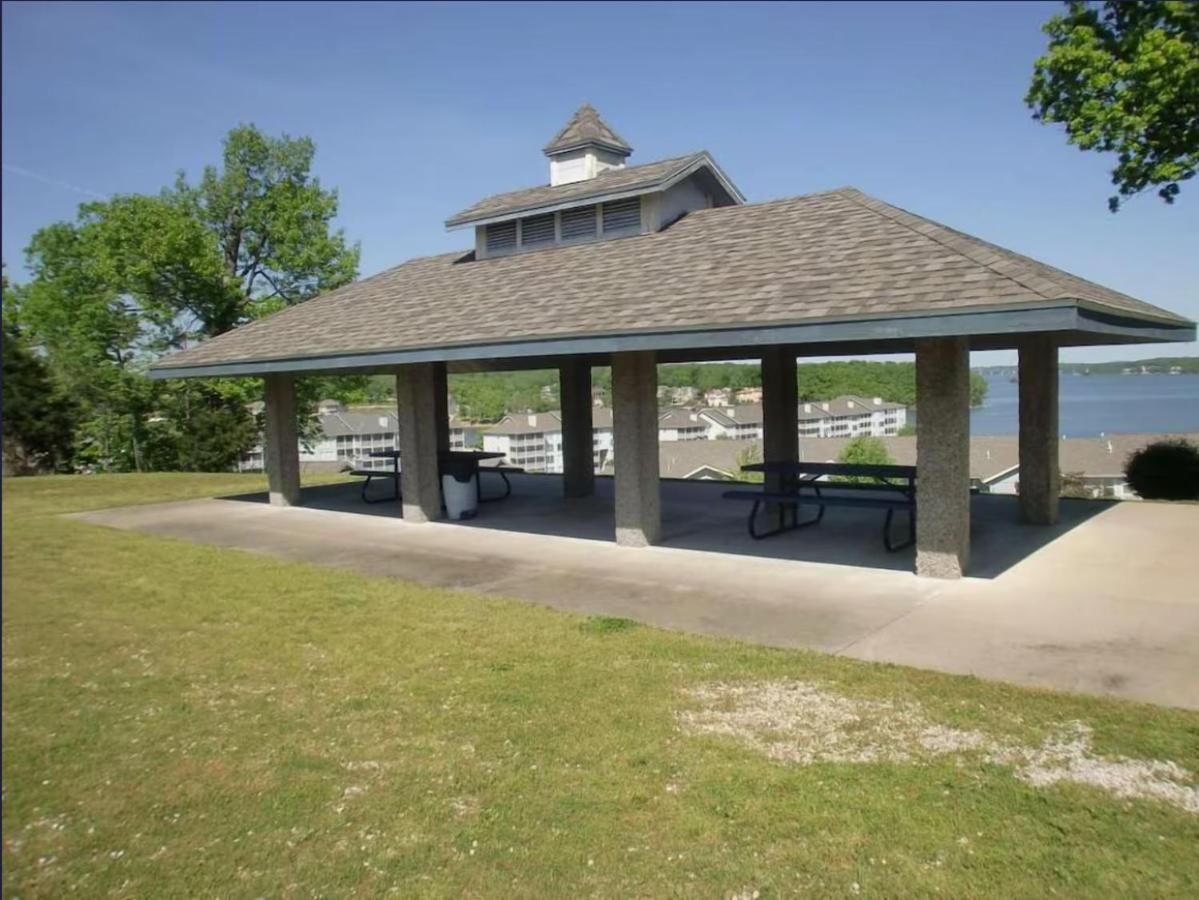 Spacious 3 BR Ozark Penthouse - B&B