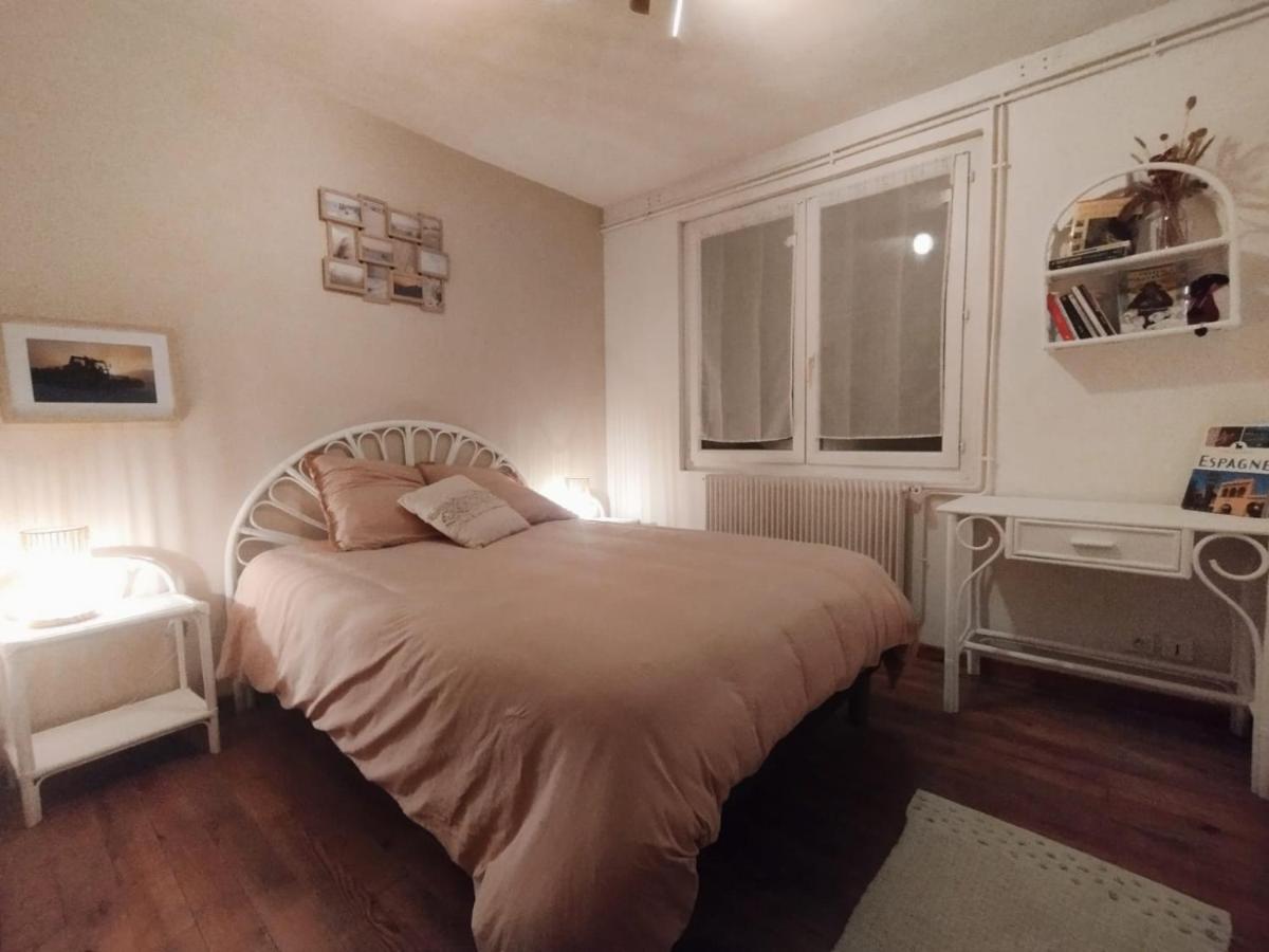 Appartement au cœur du village de campan - B&B
