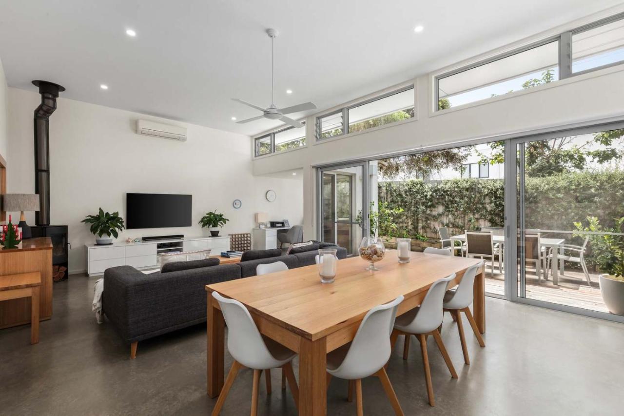 Relax by the River Barwon Heads Coastal Escape - B&B