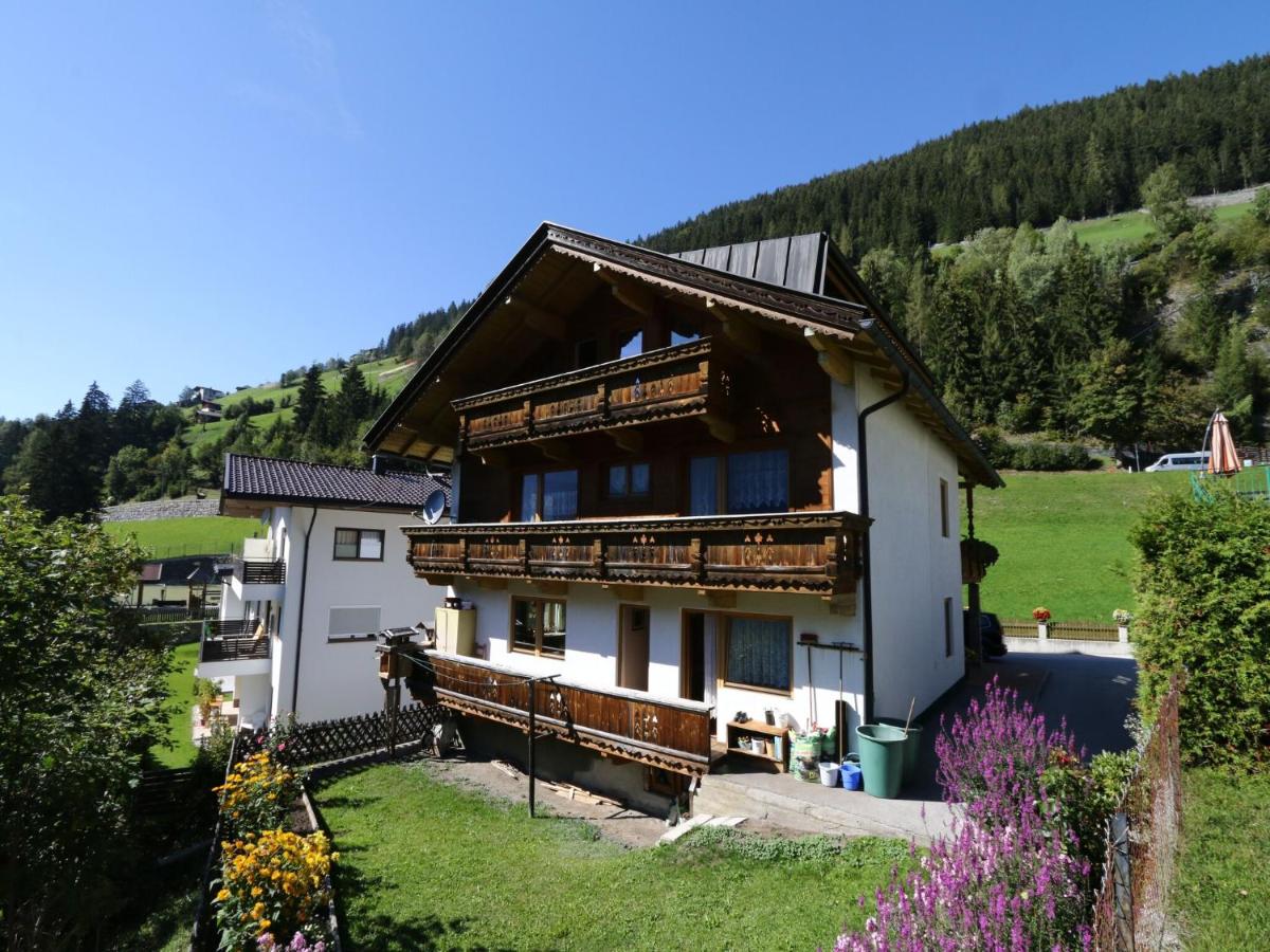Apartment in Mayrhofen with a balcony - Ferienwohnung
