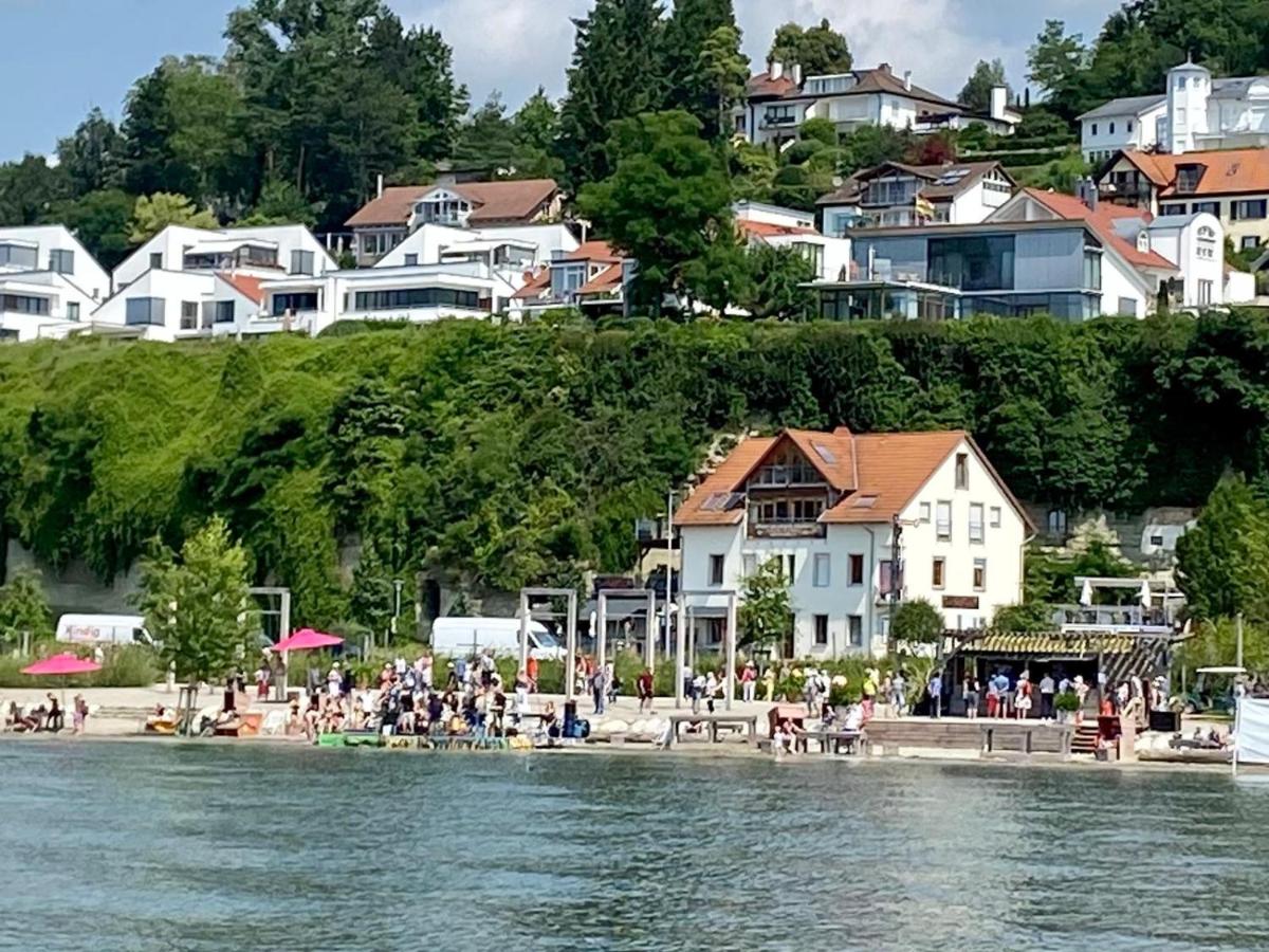 Apartment with Lake View