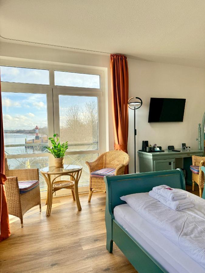 Superior Deluxe Double or Twin Room 