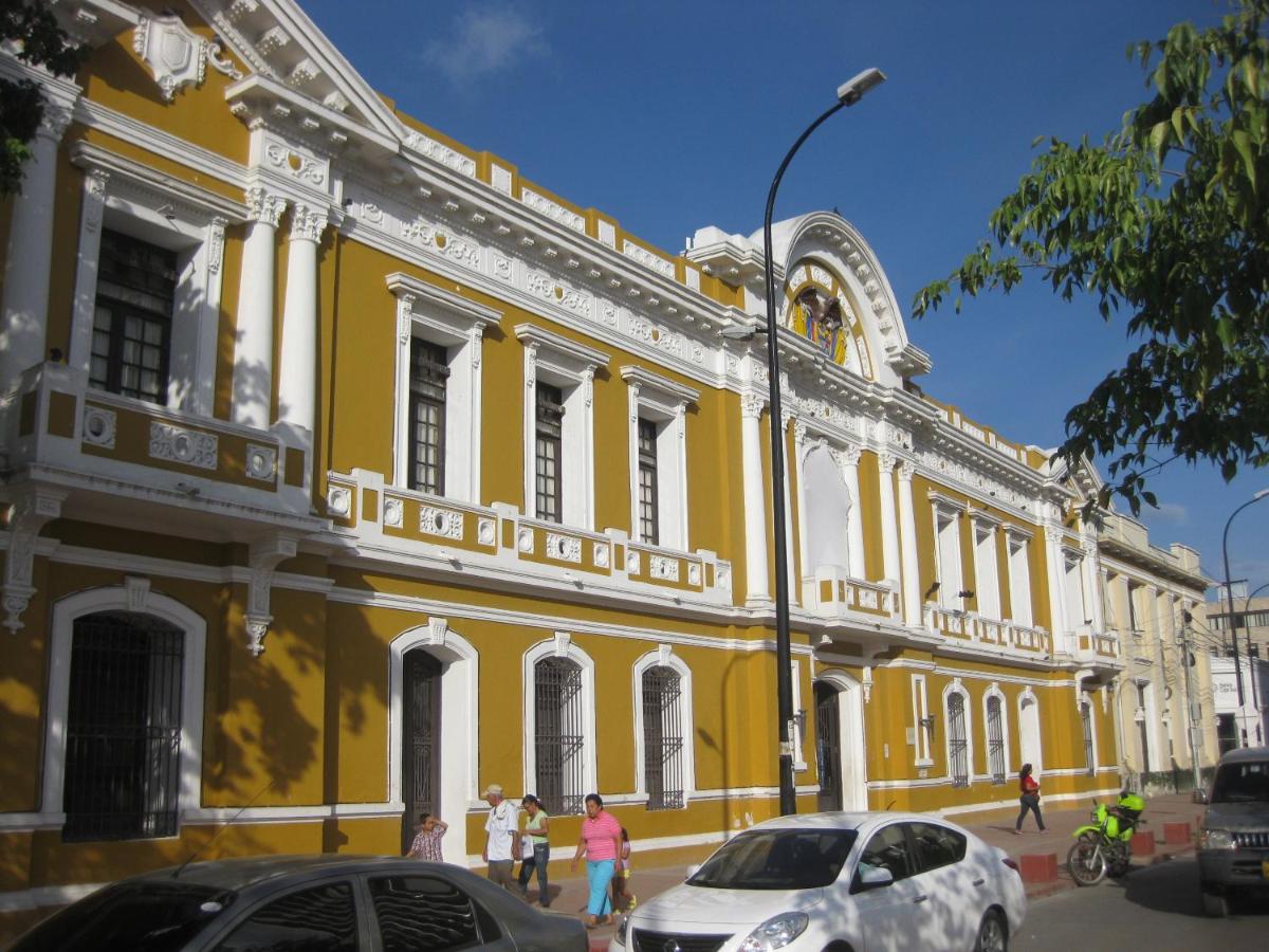 Mauricio Babilonia - B&B
