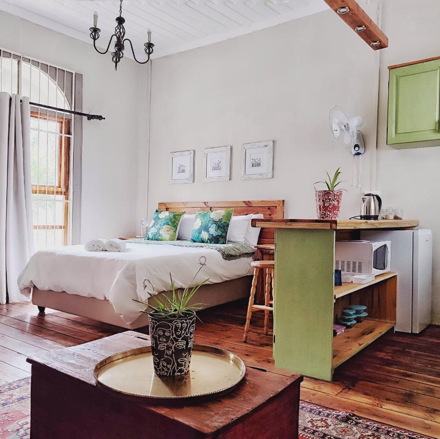 The Writer's House Cottages - B&B Bedford