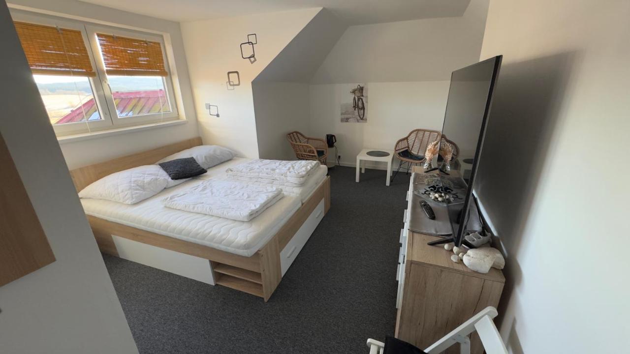 Camera Matrimoniale/Doppia con Letti Singoli con Vista Giardino