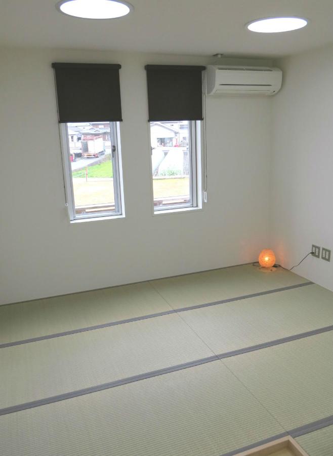 Chambre Lits Jumeaux de Style Japonais avec Salle de Bains Commune