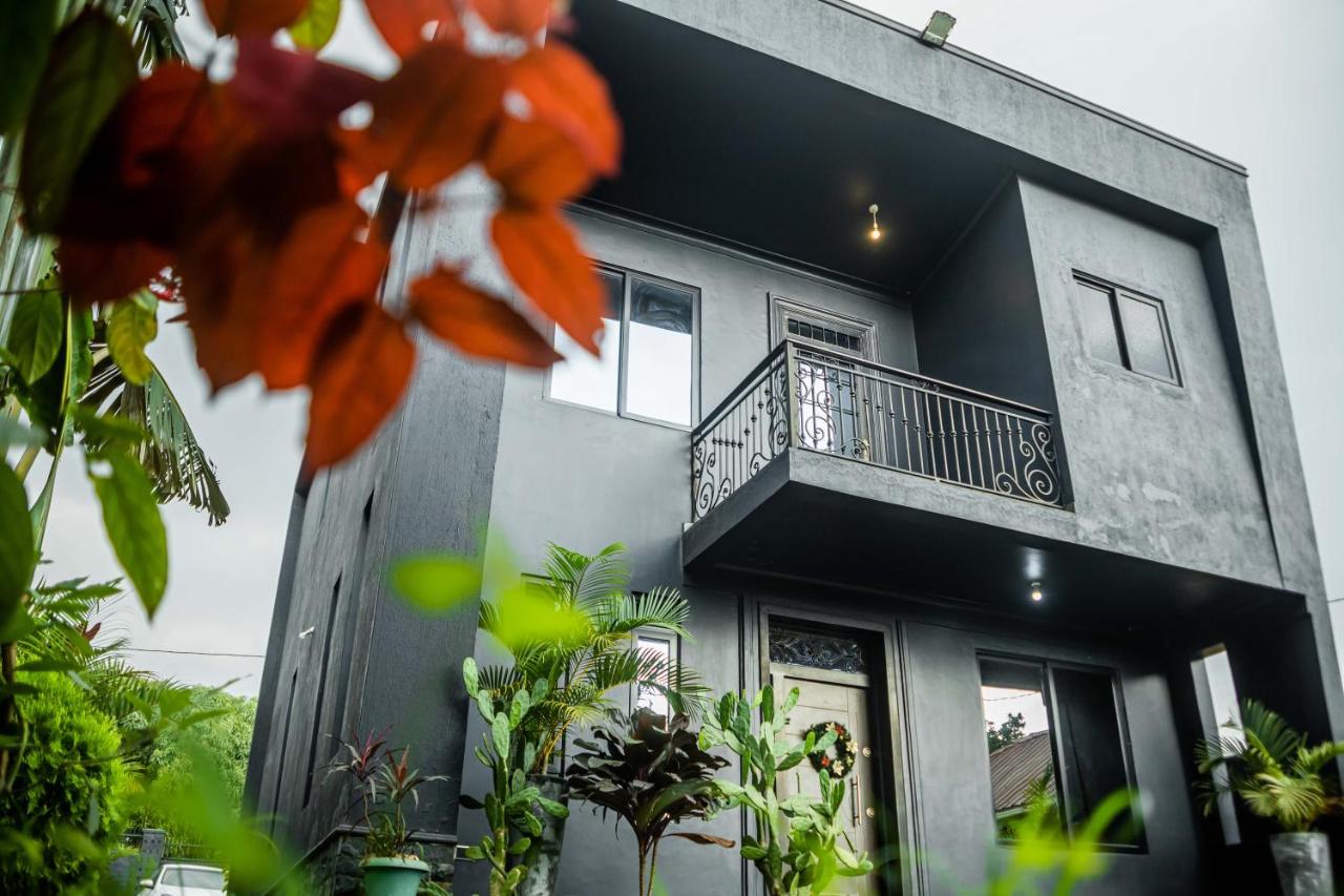 Crimson Mansion - B&B Kampala