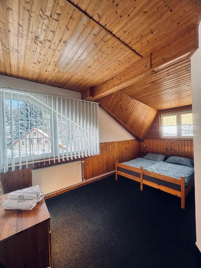 Familienzimmer mit Bergblick