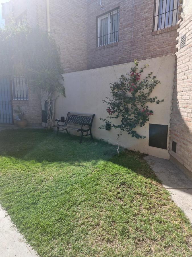 Amplio Duplex frente a Parque Benegas - Bed and Breakfast Godoy Cruz