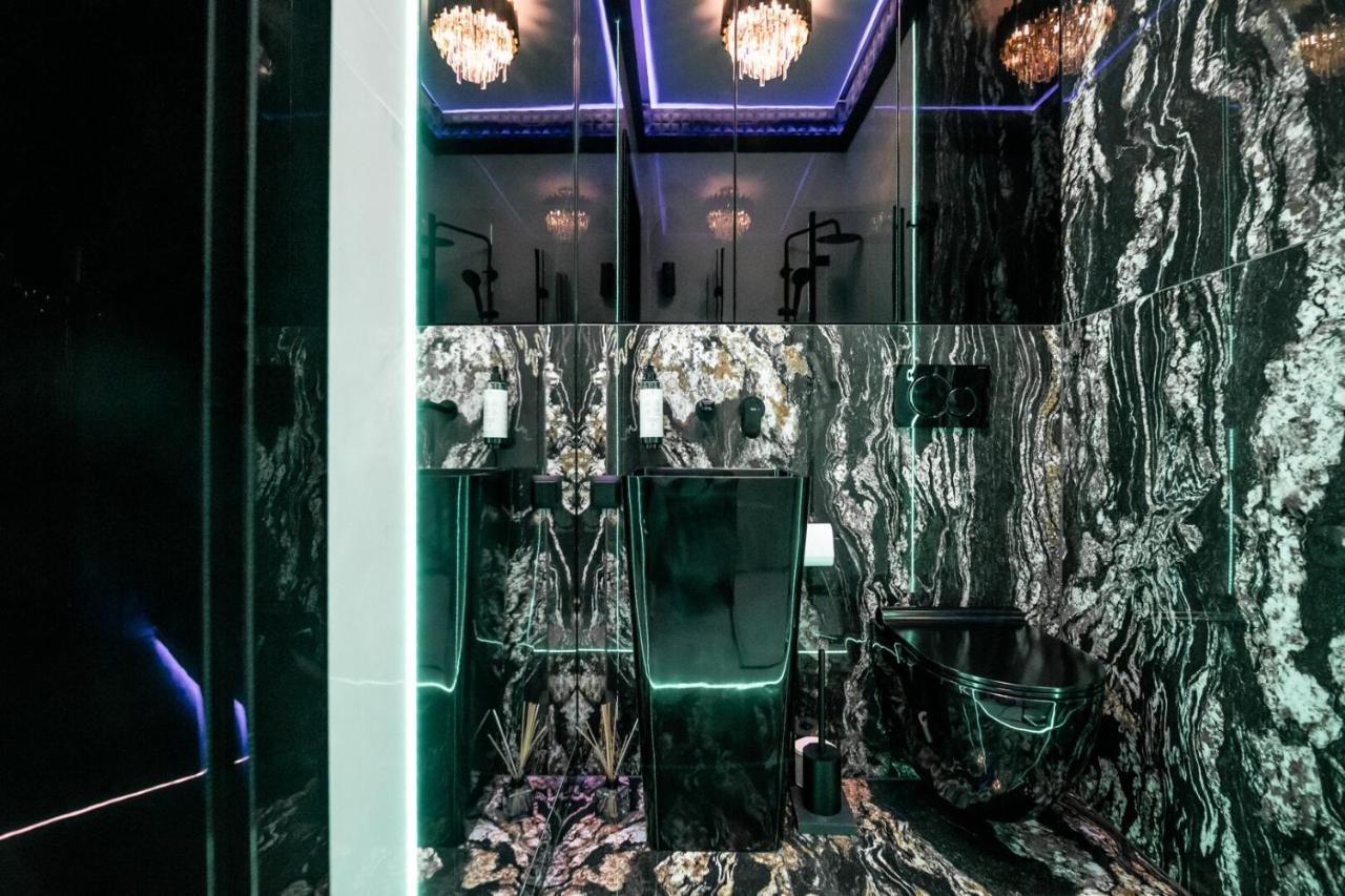 No Limits House - Apartament BDSM Glamour - B&B