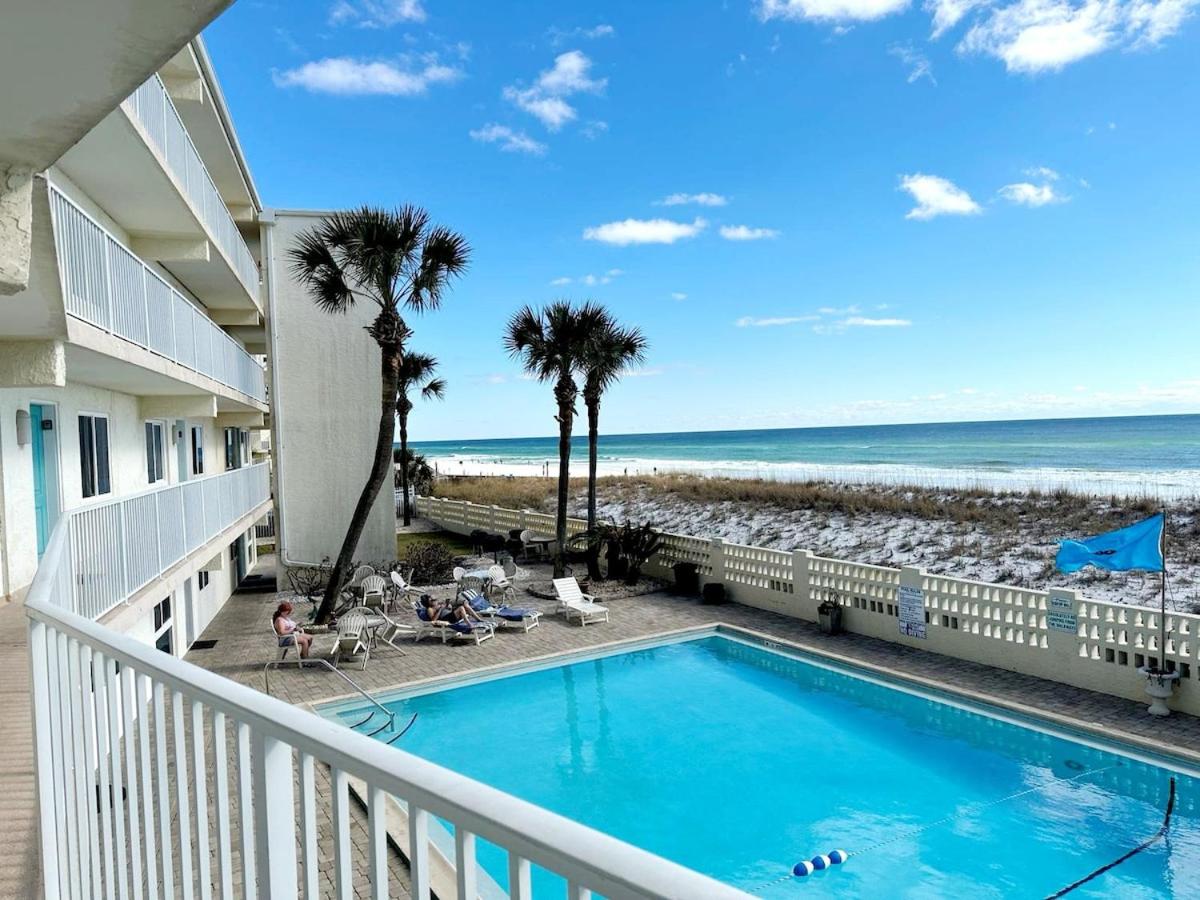 Aqua Villa Condo 204 Beachfront - B&B Fort Walton Beach