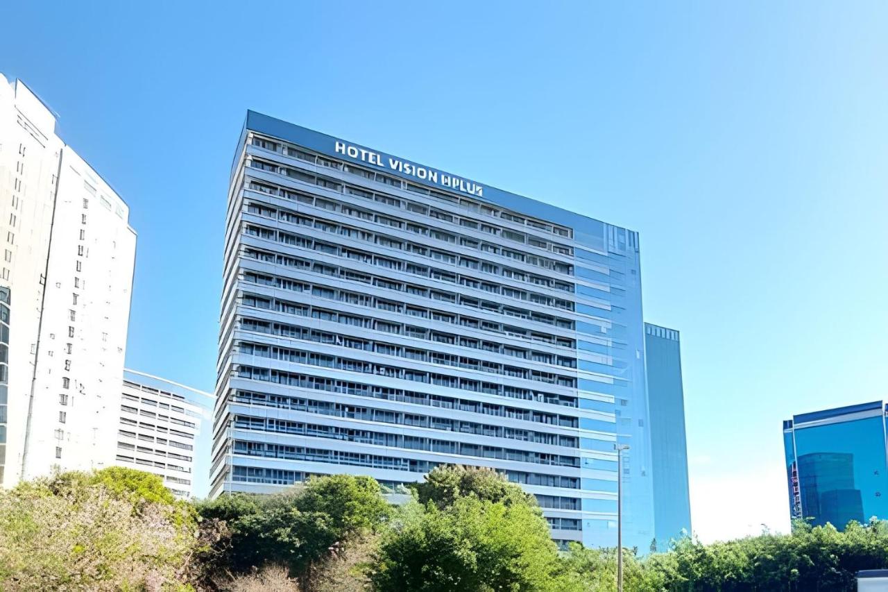 Piscinas, garagem, academia, varanda e local 10! - B&B Brasília