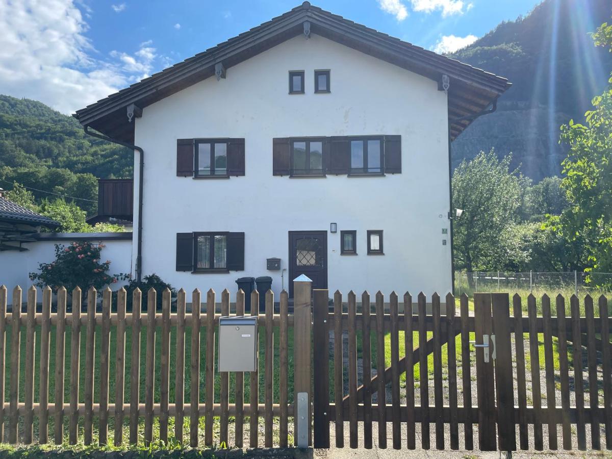 Haus KaiserInn - komfortable Wohnung 82 qm TOP ausgestattet, 2 Schlafzimmer mit Balkon und Bergblick - Chambres d'hôtes Flintsbach