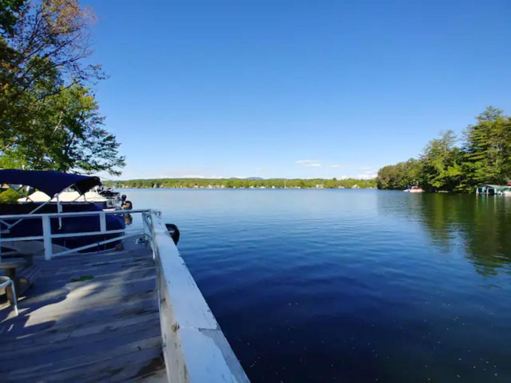 Lakefront King Studio with Private Porch - Chambres d’hôtes