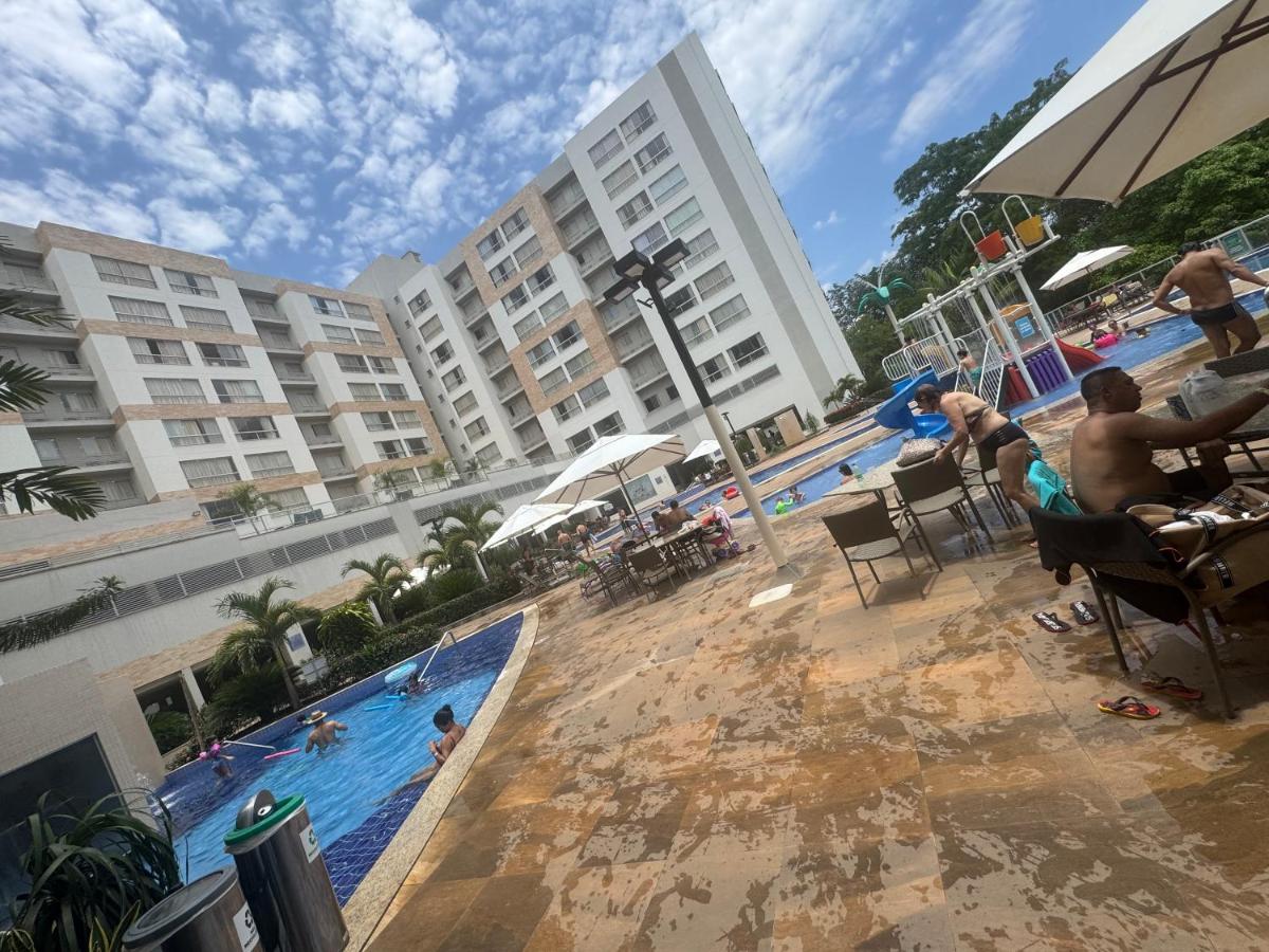 Flat Luxo Park Veredas Esplanada - Bed and Breakfast