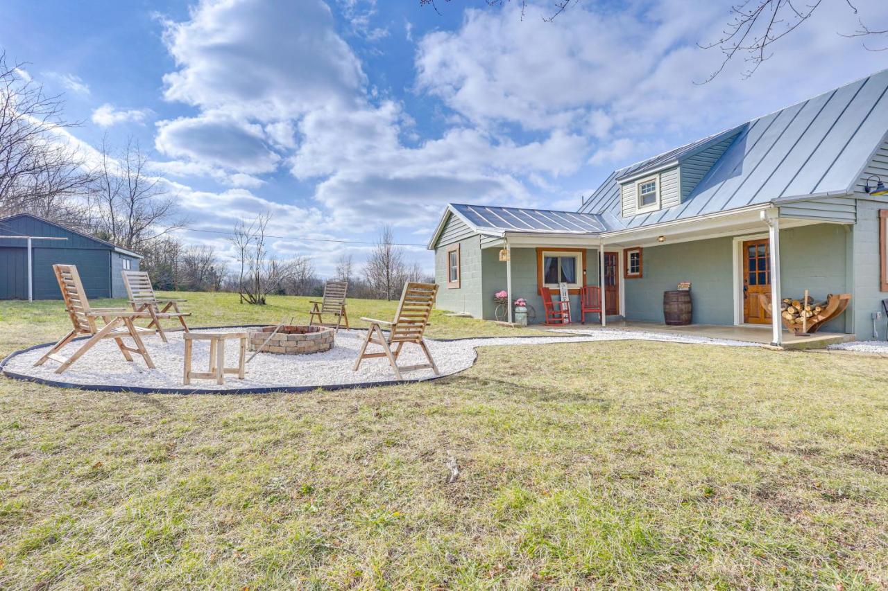 Grill and Fire Pit New Market Getaway on 3-Acres! - B&B New Market