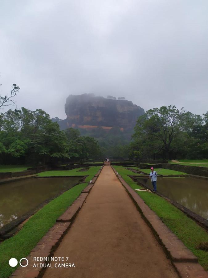 Winstar Homestay - B&B Sigiriya