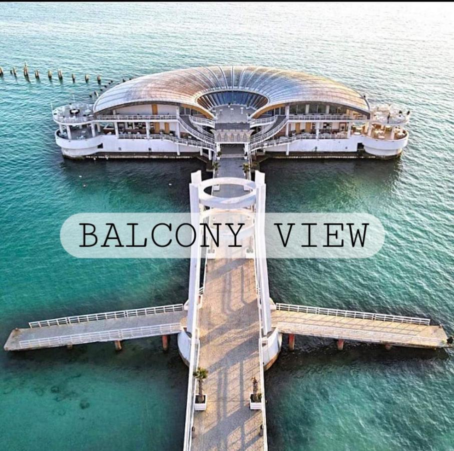 Premium Beachfront Residences - Ferienwohnung