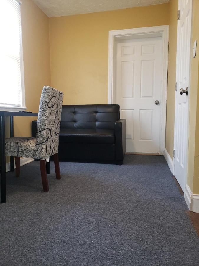 Unit-D Private unit near downtown Washington DC and metro train station - B&B