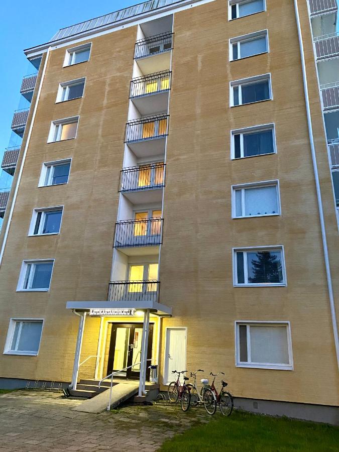 Beautiful 2 bedroom & Free parking - Ferienwohnung