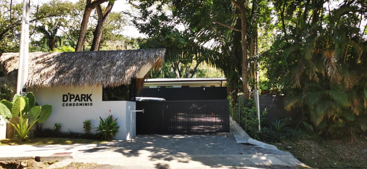 Casa Remy - Walk to the Beach and stay in a private compound! Pool, Kitchen, AC, Wi-Fi - B&B Malpaís