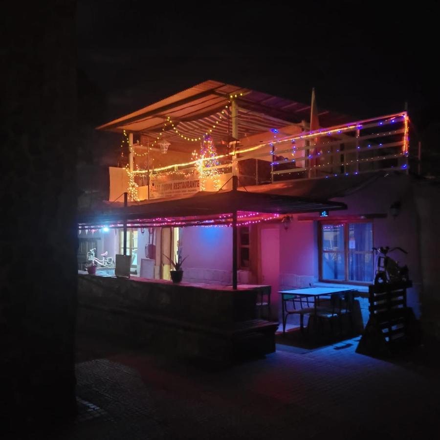 Plaza Codpa Hostel & Restaurant - B&B