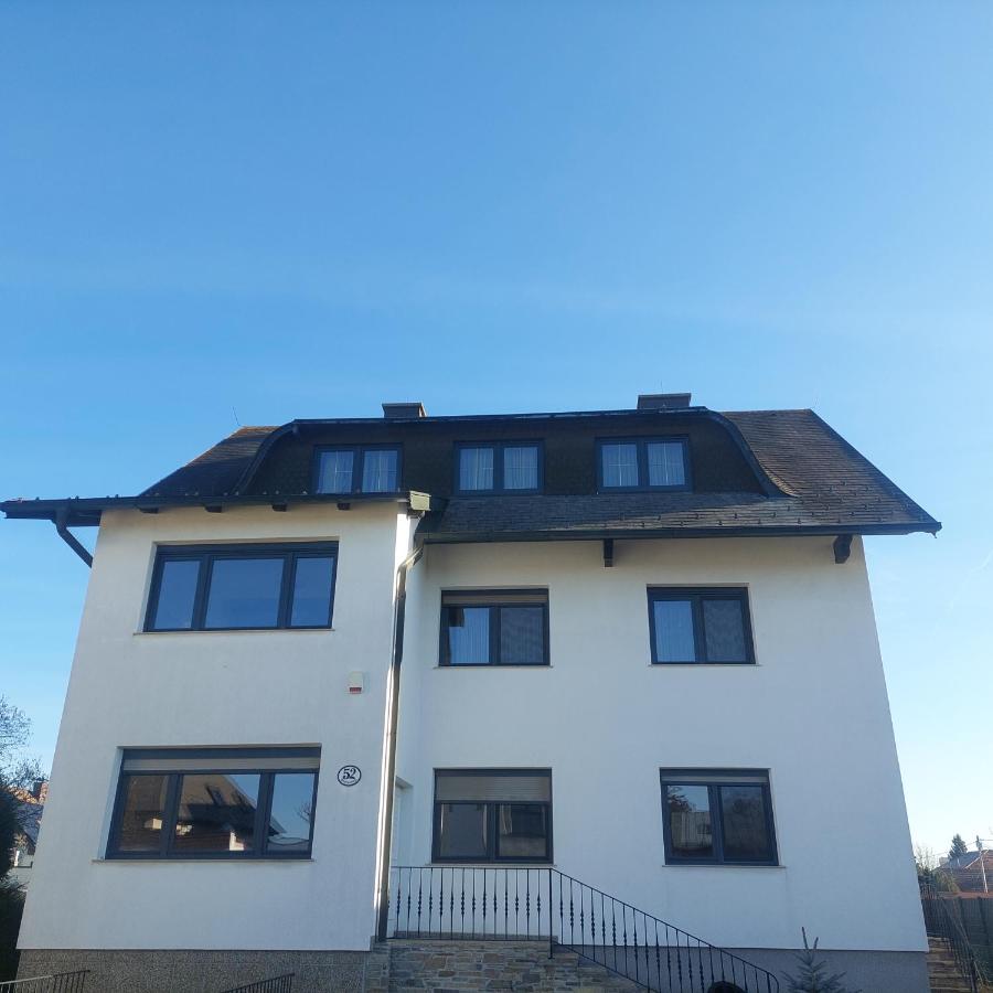 Hochwertige Wohnung mit Ausblick - B&B