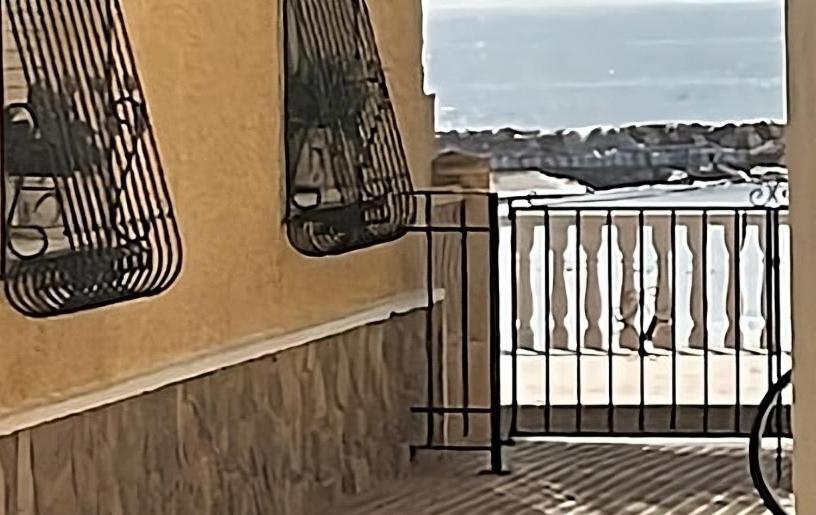 Disfruta frente al mar, a 50 metros, y desconecta - B&B Torre de la Horadada