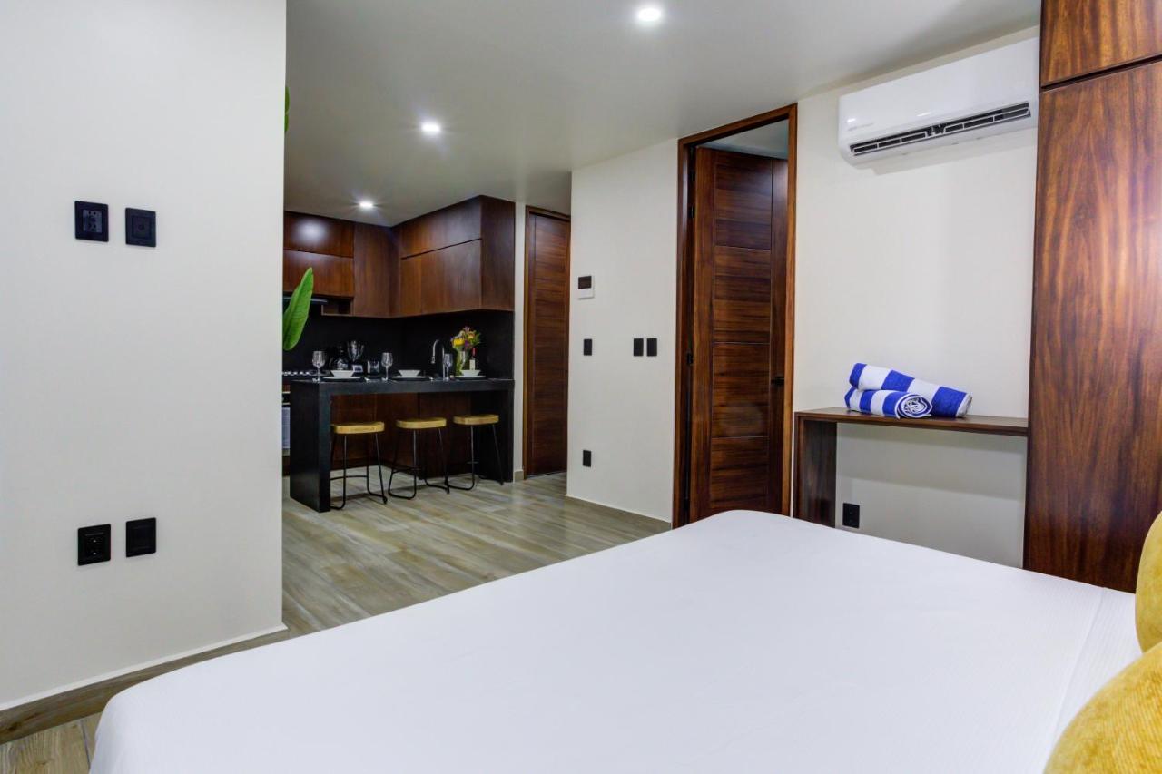 Deluxe Studio