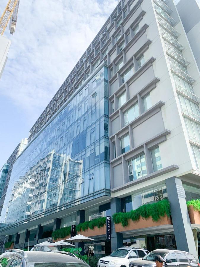 Suites cerca del aeropuerto - terminal terrestre y centros comerciales - B&B