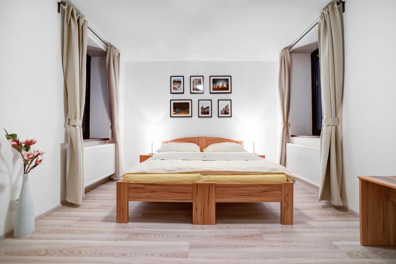 Chambre Double ou Lits Jumeaux avec Salle de Bains Privative