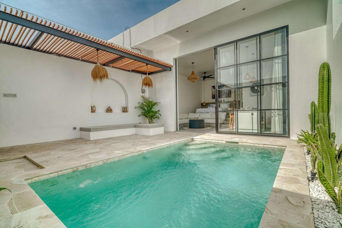 Avasa Villa A8 Brand New 1BR in Berawa, Bali - B&B