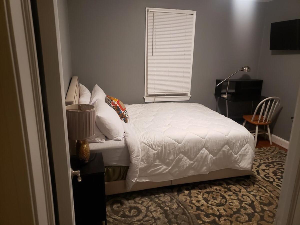 Unit-B Stylish Apt near Addison metro & downtown Washington DC - B&B