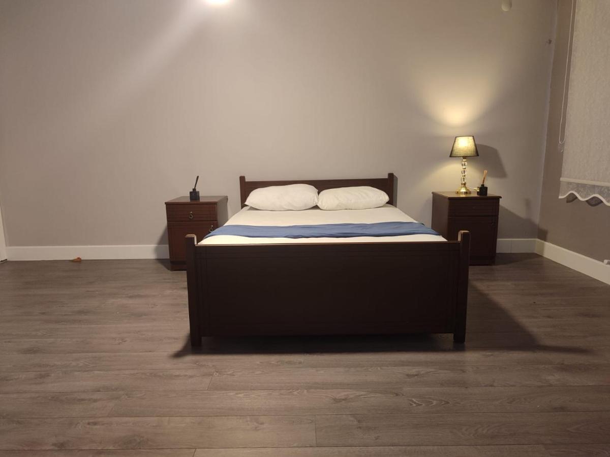 Deluxe Double Room (2 Adults + 1 Child)
