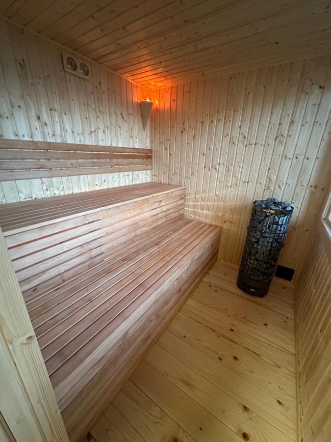 Domek na Hrobaczej - jacuzzi&sauna - B&B