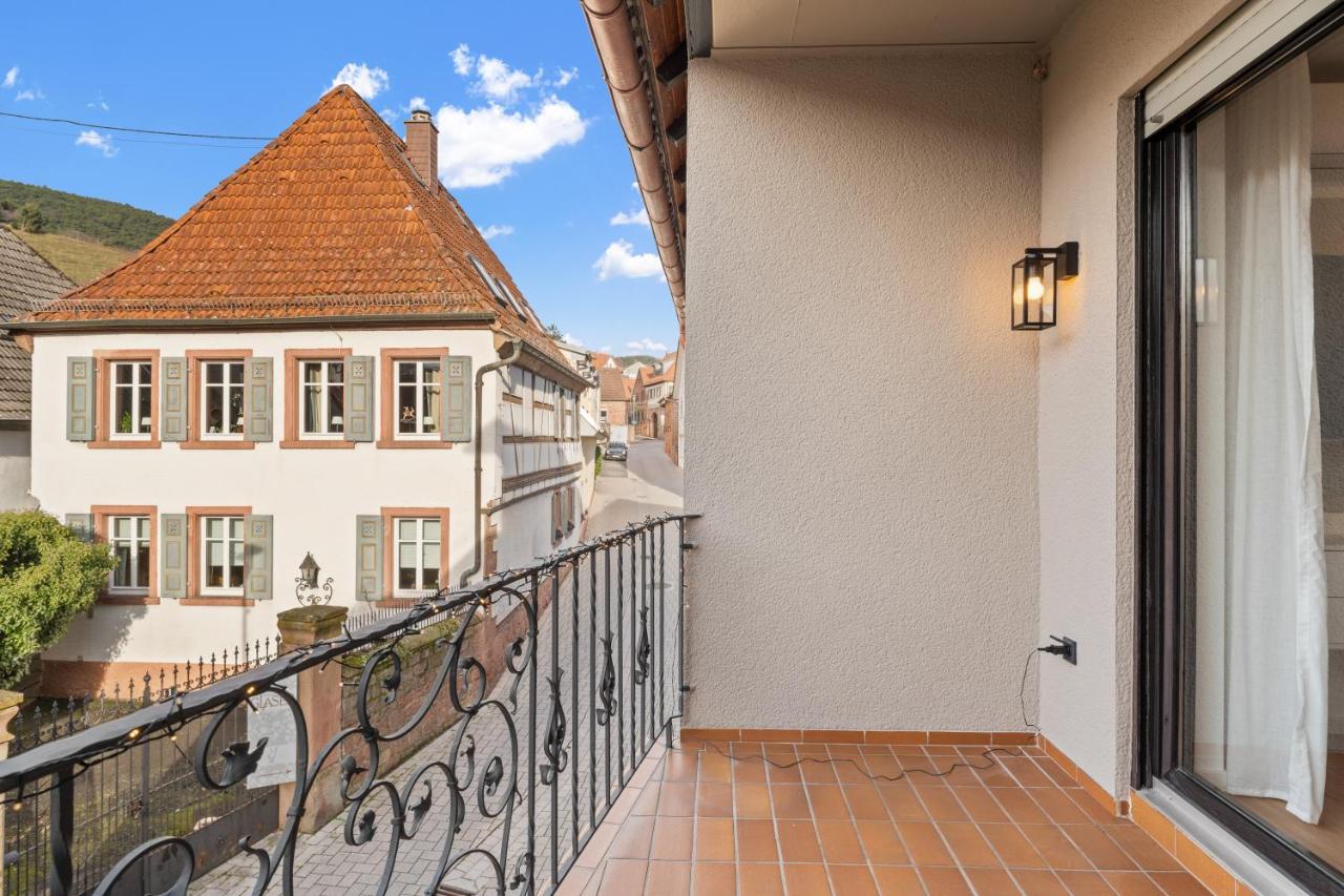 1-2 Personen - Parkplatz - Fahrradgarage - Zentrum - Küche - Balkon - Klima - Ferienwohnung