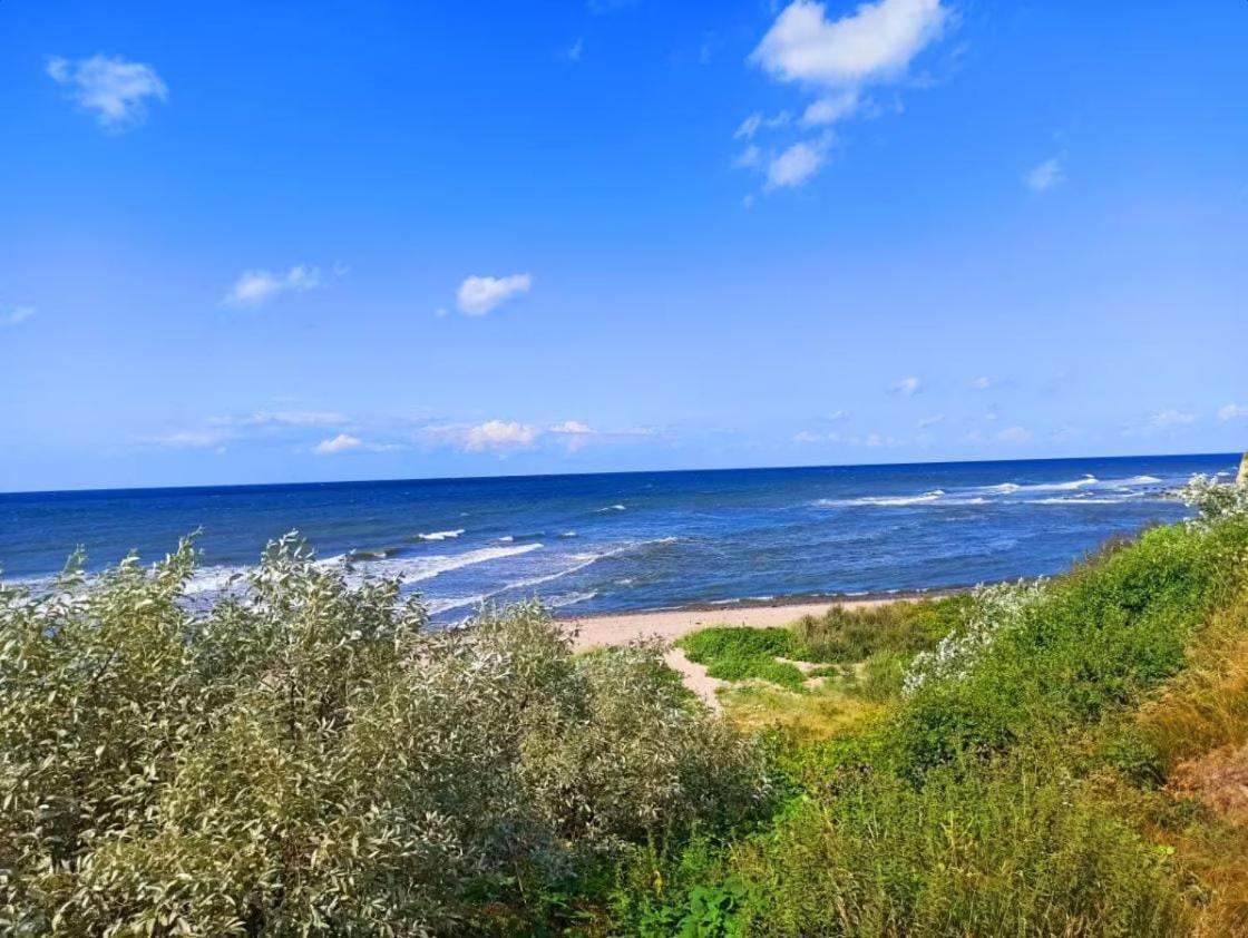 HausLIEBLINGSPLATZ - am Meer - Luxus Villa mit 4 Schlafzimmern, 3 Badezimmern Sauna, Kamin, Weber-Grill und Wallbox - B&B Dranske