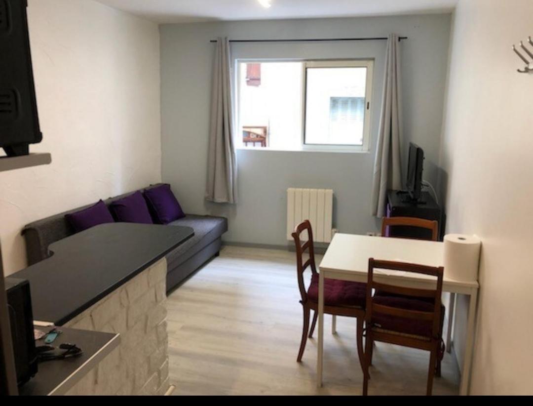 F2 centre ville de Vichy - B&B Vichy