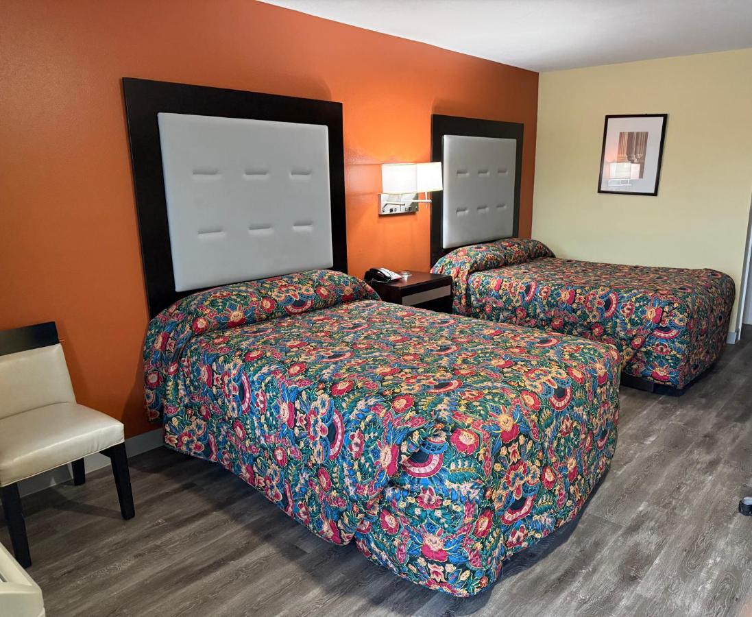 Double Room with Two Double Beds - Smoking