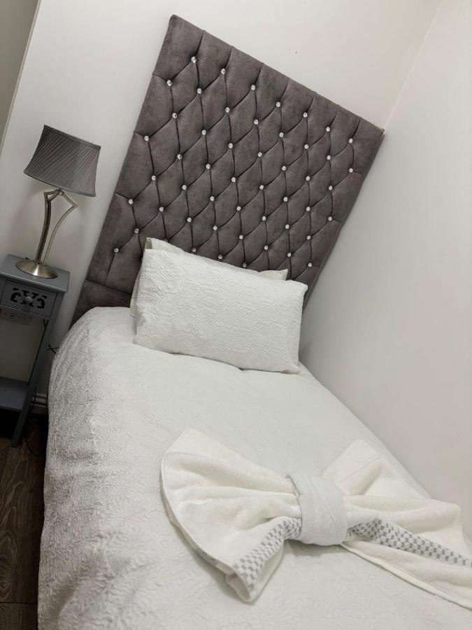 Single Room with Private Bathroom