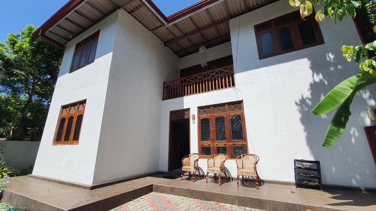 Nishu Villa Hikkaduwa - Chambres d’hôtes