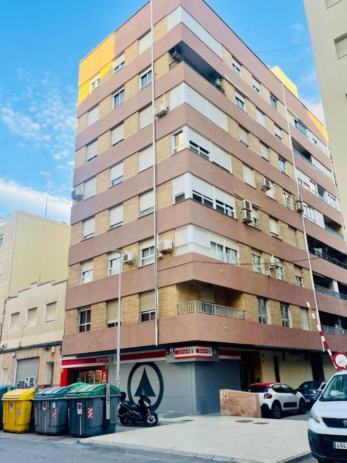 Apartamento familiar Puerto Nova en Tierno Galvan - B&B
