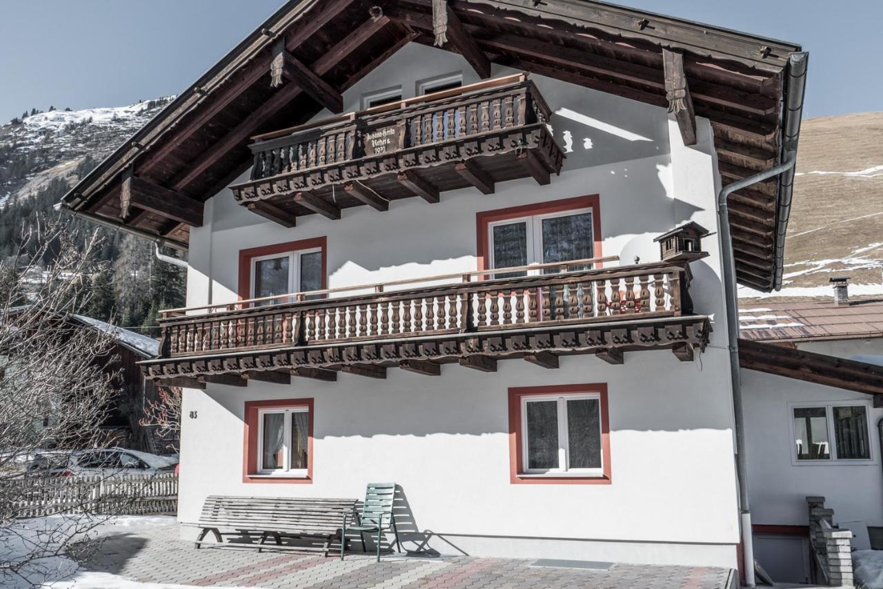 Ferienhaus Rehhaus - B&B Holzgau